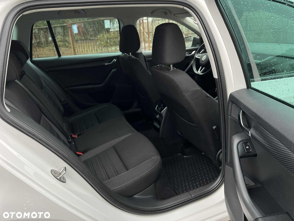 Skoda Octavia 2.0 TDI SCR Style DSG - 9