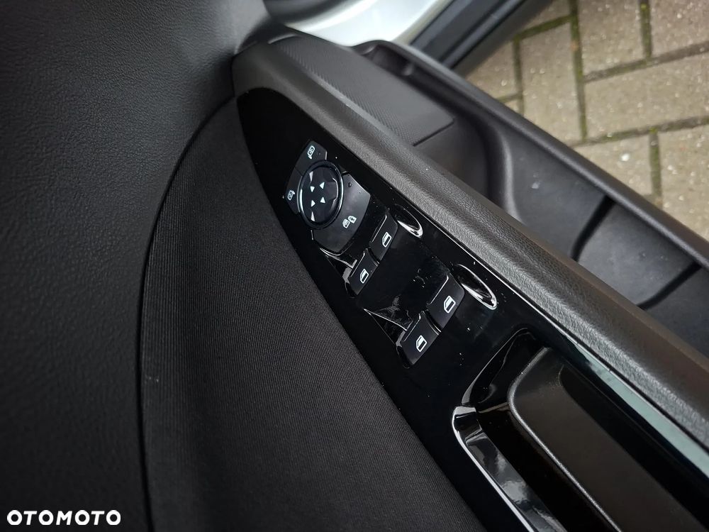 Ford Mondeo 1.5 EcoBoost Trend - 26