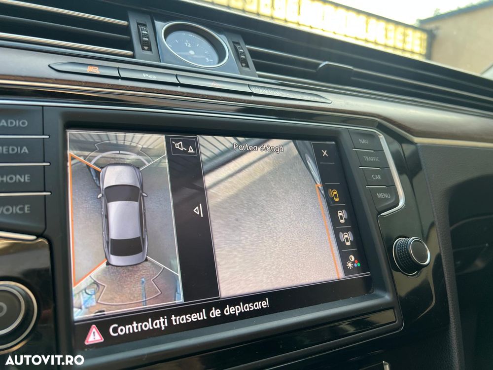 Volkswagen Passat - 31