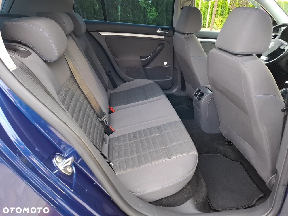 Volkswagen Golf 1.6 Tour Edition - 37