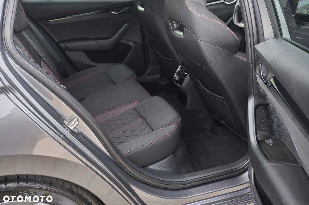 Skoda Octavia 2.0 TSI DSG RS Plus - 28