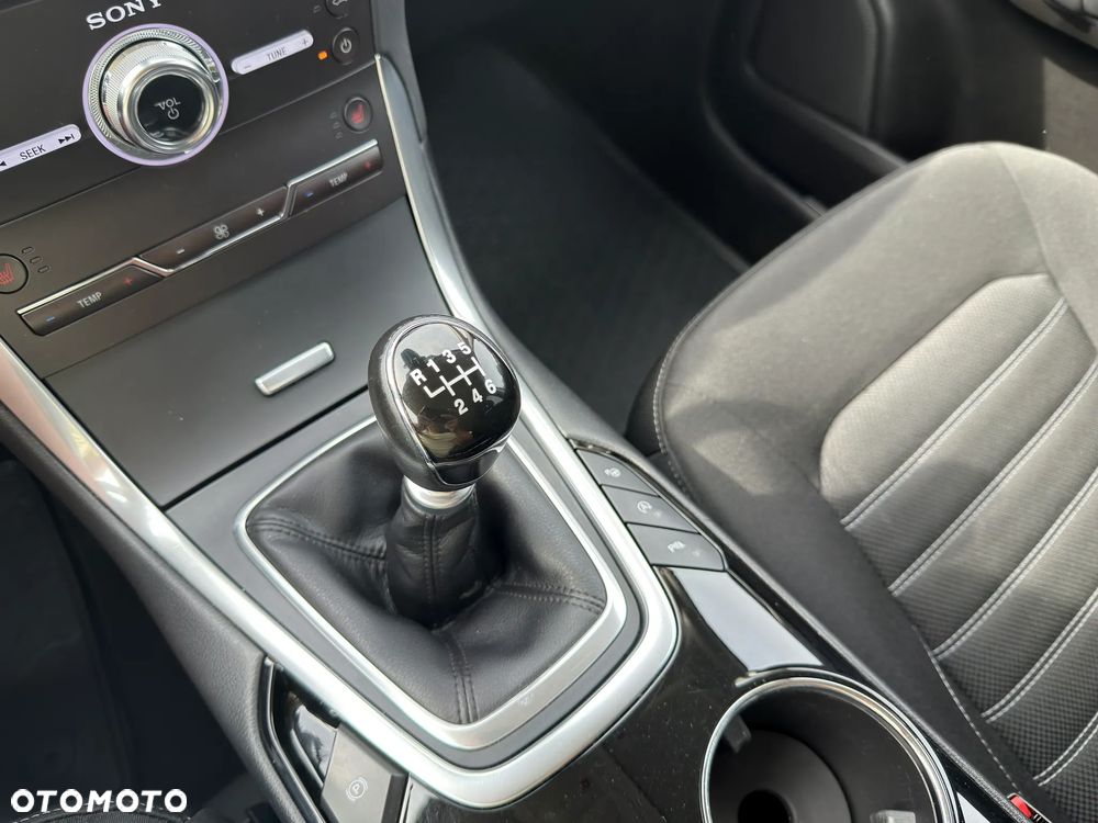 Ford Galaxy 2.0 EcoBlue S&S TITANIUM - 39