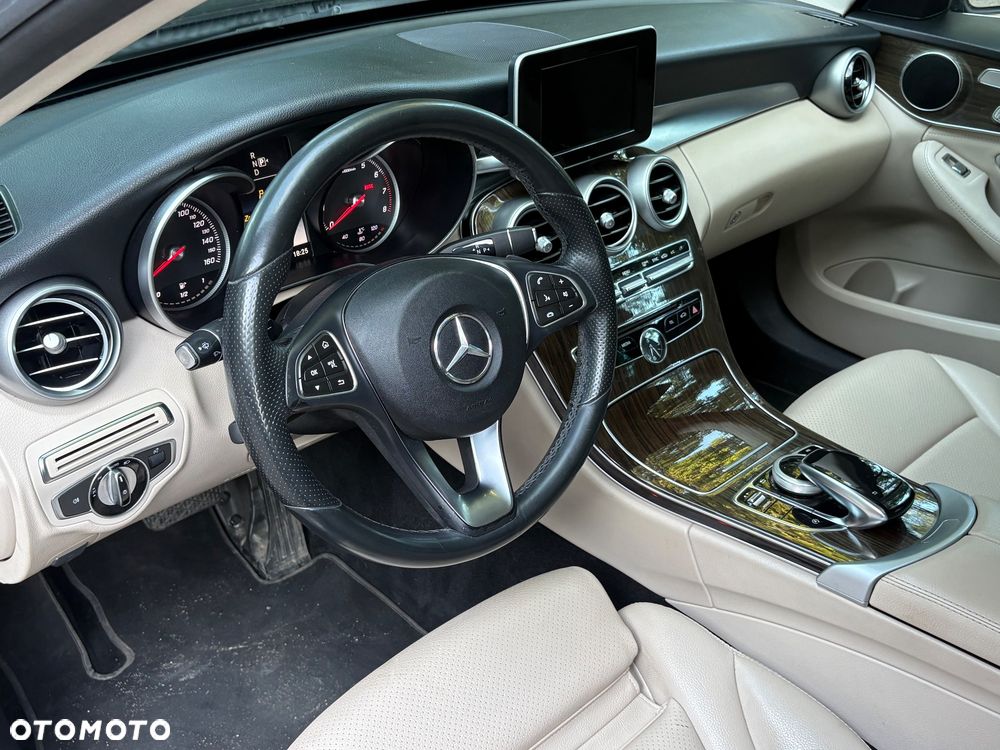 Mercedes-Benz Klasa C 300 7G-TRONIC - 15
