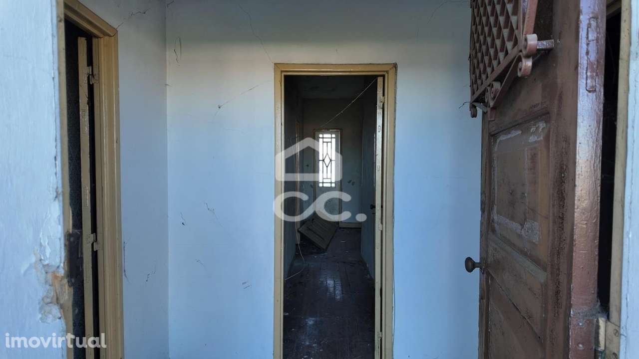 Moradia de 3 Quartos para Renovar em Tortosendo - Grande imagem: 5/17