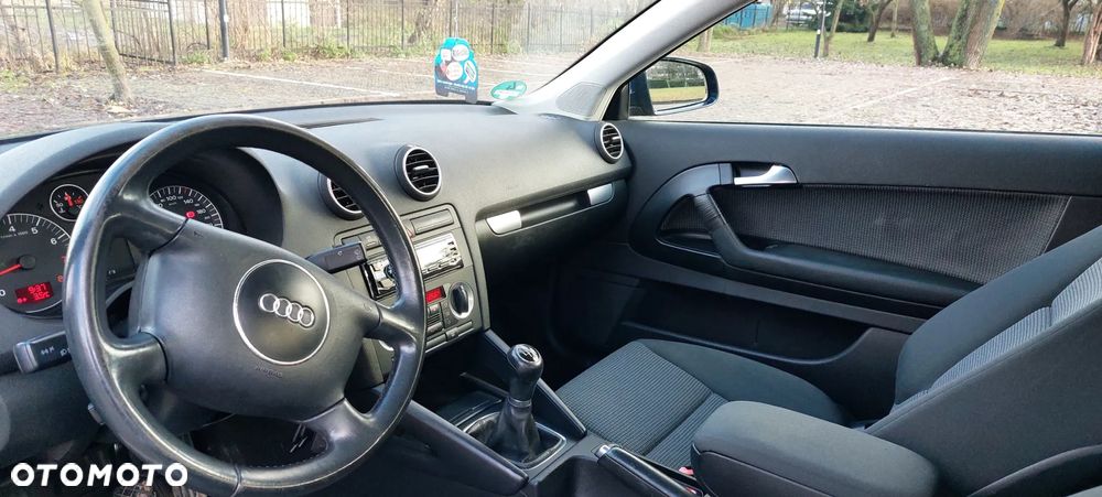 Audi A3 3-drzwiowe 1.6 Ambiente - 24