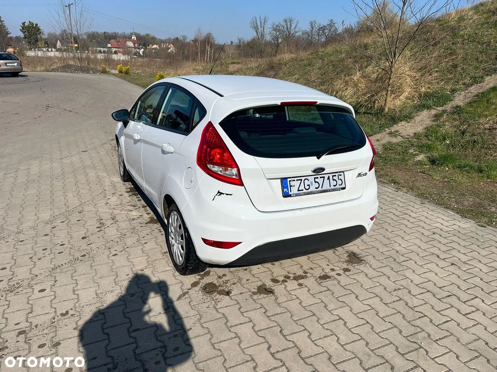 Ford Fiesta 1.25 Ambiente EU5 - 6