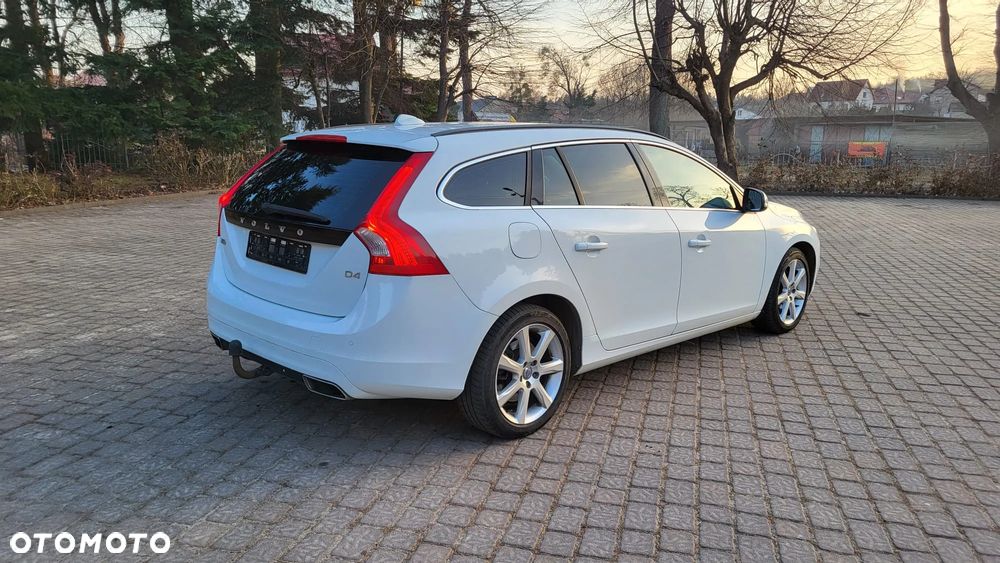 Volvo V60 D4 Summum - 4