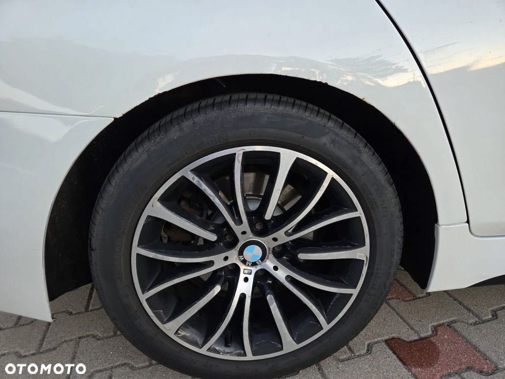 BMW Seria 5 528i xDrive Sport-Aut Modern Line - 15