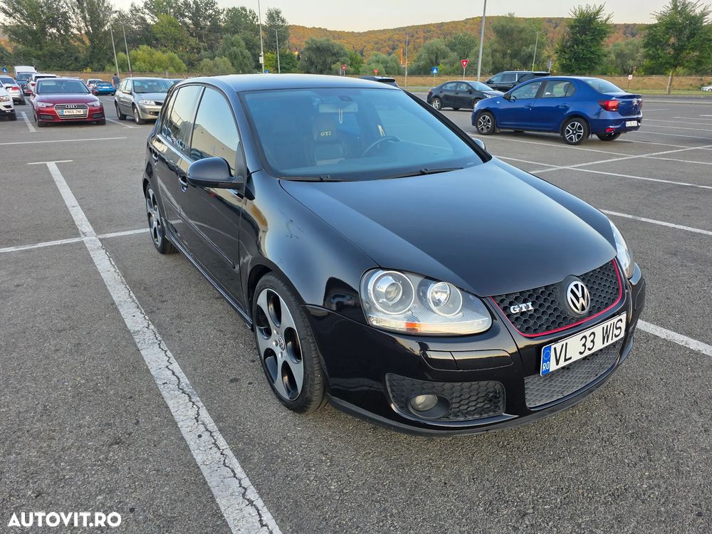 Volkswagen Golf - 1