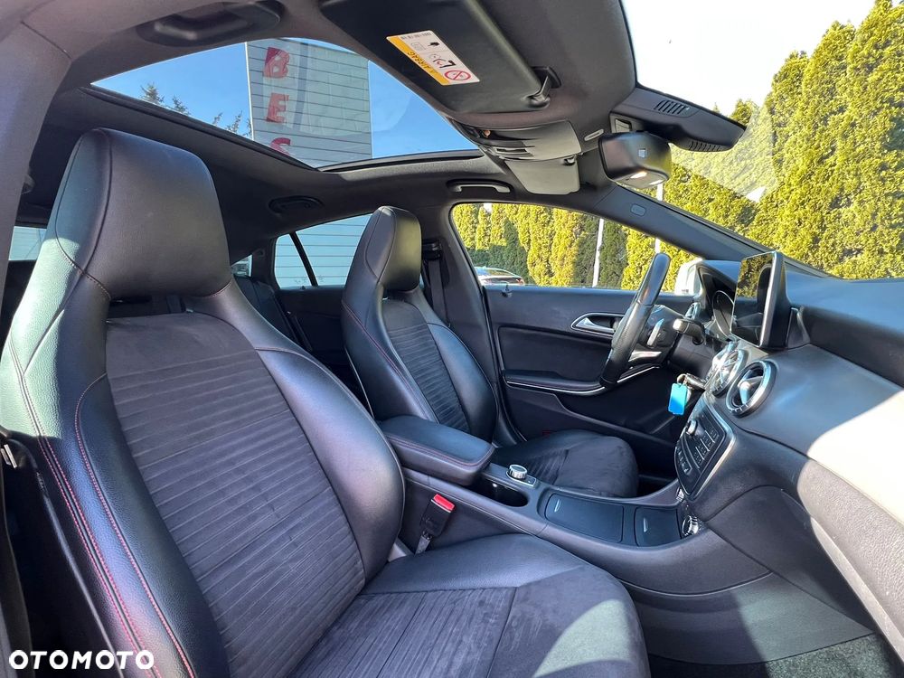 Mercedes-Benz CLA 180 7G-DCT AMG Line - 23