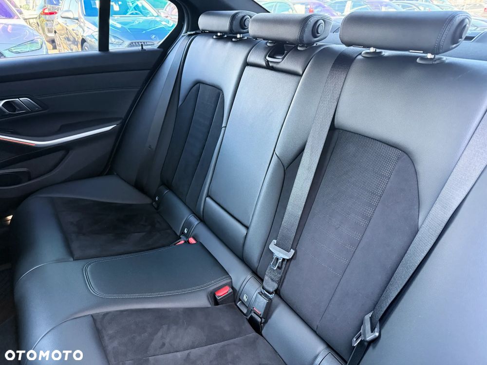 BMW Seria 3 320i GPF M Sport - 26