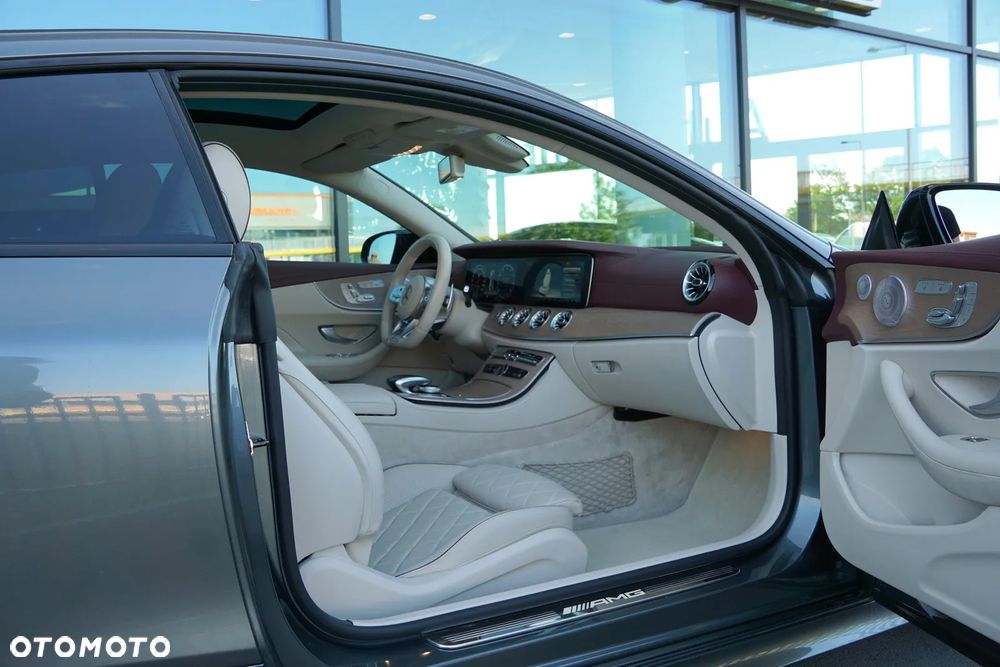 Mercedes-Benz Klasa E AMG 53 4-Matic+ 9G-TRONIC - 20