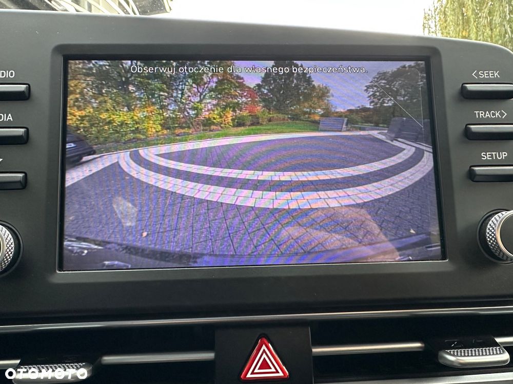 Hyundai Elantra - 9