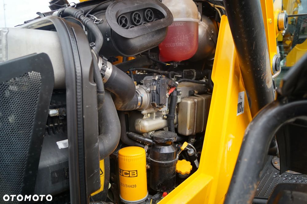 JCB 4CX - 28