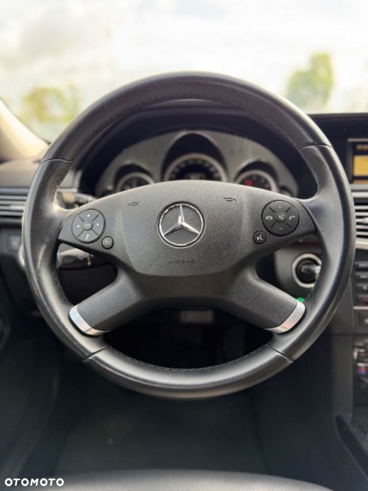 Mercedes-Benz Klasa E - 21