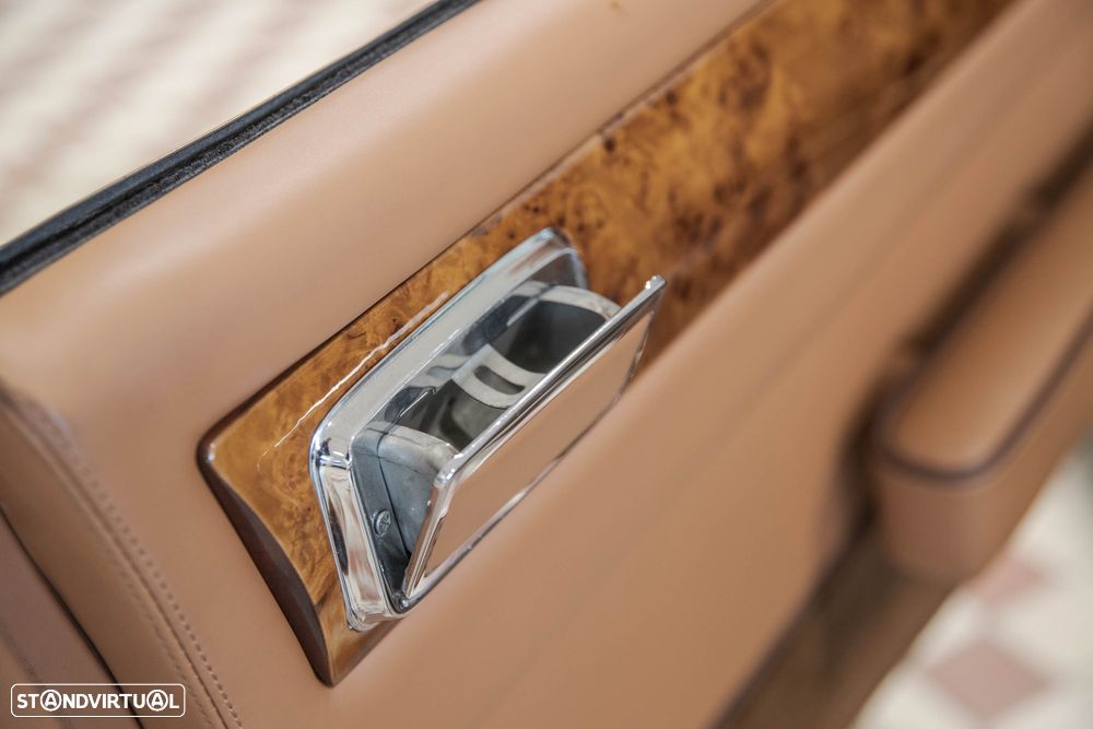 Aston Martin Volante - 44