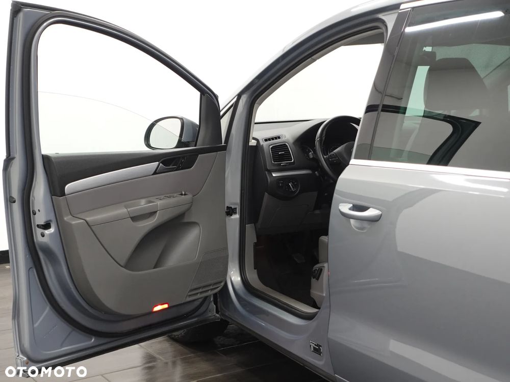 Volkswagen Sharan 2.0 TDI 4Motion BlueMotion Technology Highline - 16