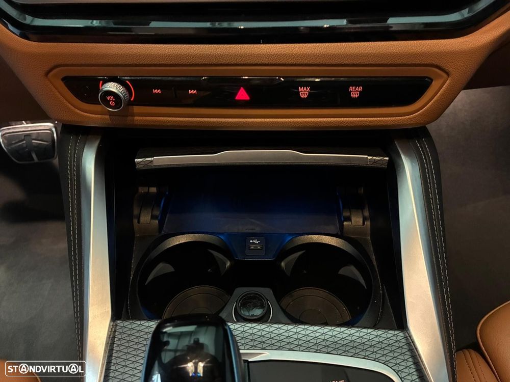 BMW i4 eDrive40 Pack Desportivo M - 27