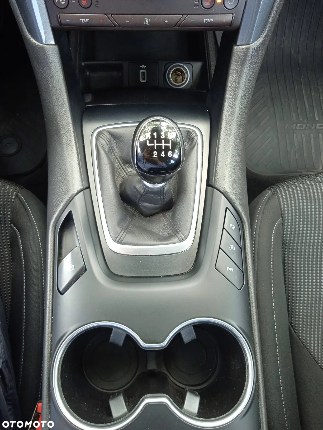 Ford Mondeo 2.0 EcoBlue Titanium - 26