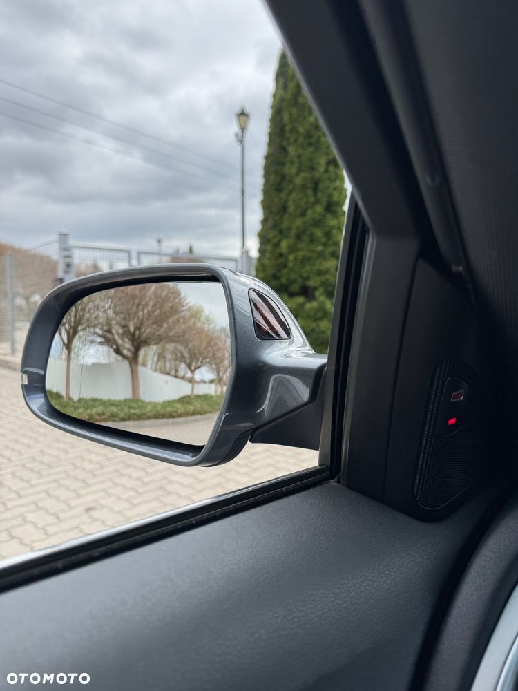 Audi A4 Avant 2.0 TDI DPF quattro S tronic S line Sportpaket - 26