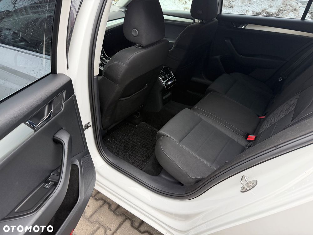 Skoda Superb 2.0 TDI Style DSG - 26