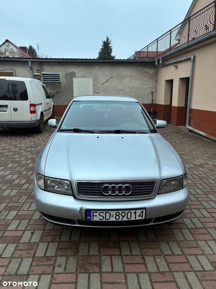Audi A4 Limousine 1.6 - 2