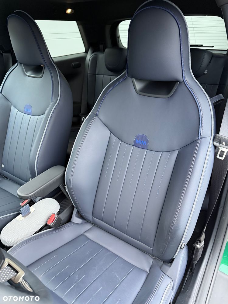 MINI Cooper E Favoured Trim - 18