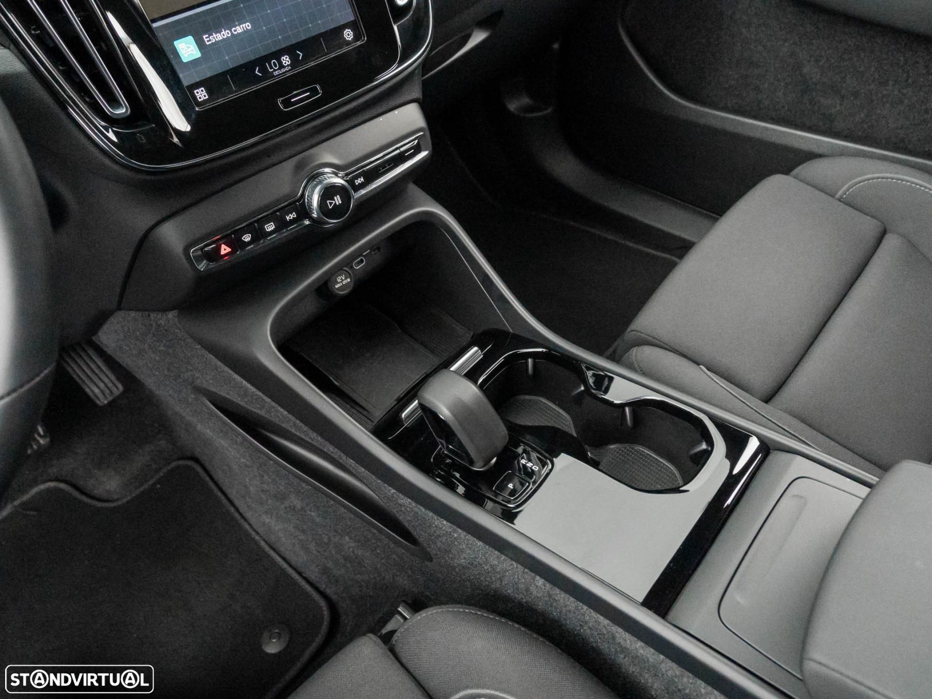 Volvo XC 40 Recharge Core - 25
