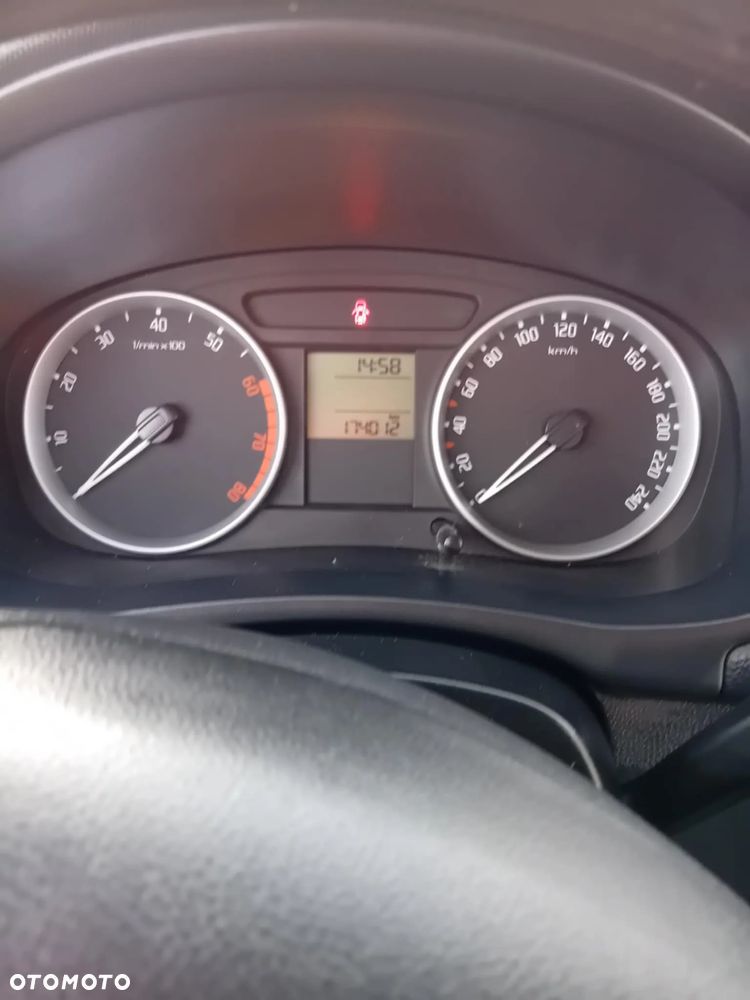 Skoda Fabia 1.4 16V Ambiente - 10