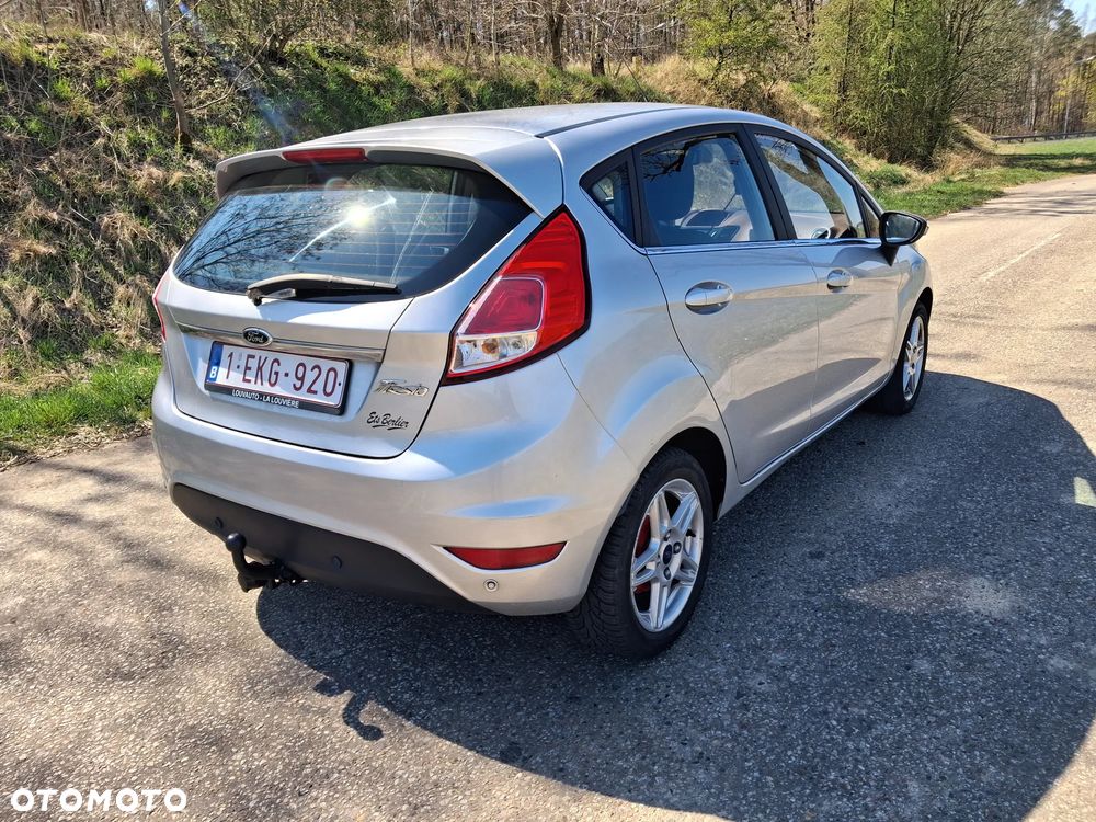 Ford Fiesta 1.5 TDCi Ambiente - 9
