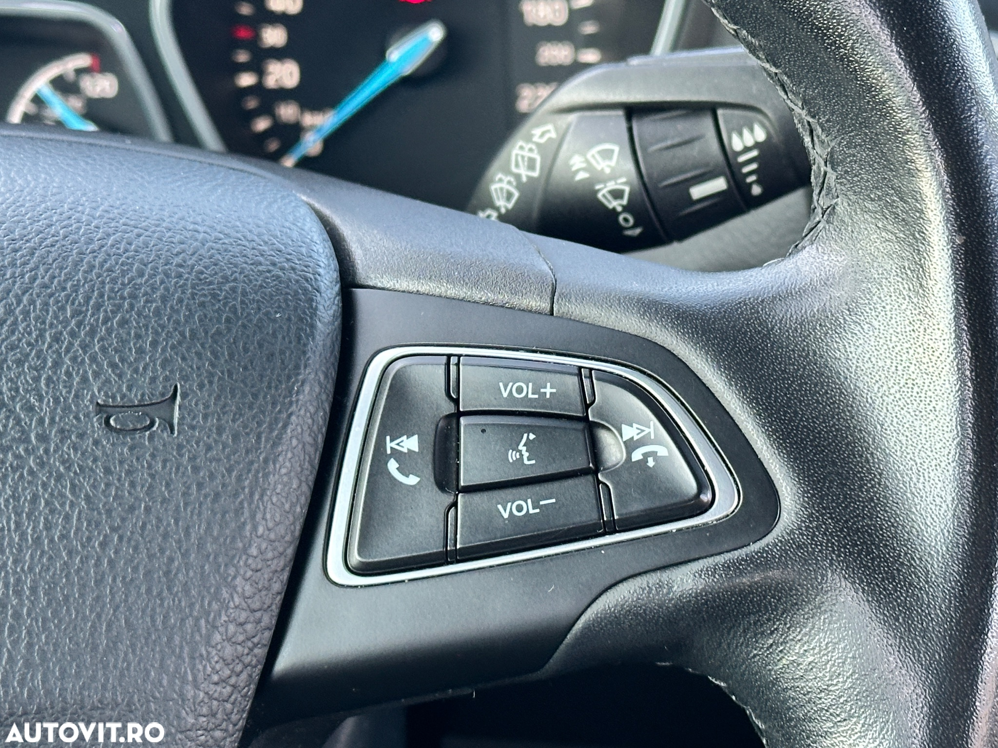 Ford Focus 1.5 EcoBlue Start-Stopp-System TITANIUM - 17