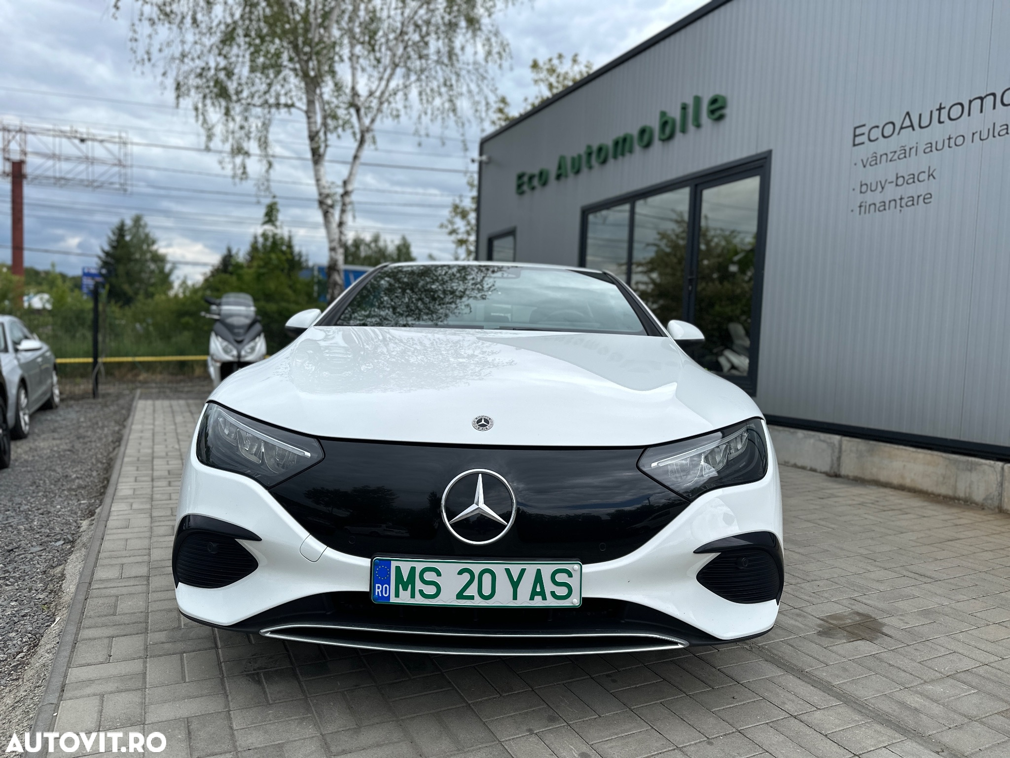 Mercedes-Benz EQE 300 - 9
