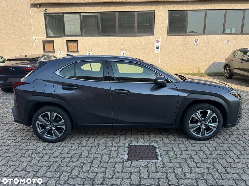Lexus UX 300e Luxury Line - 6
