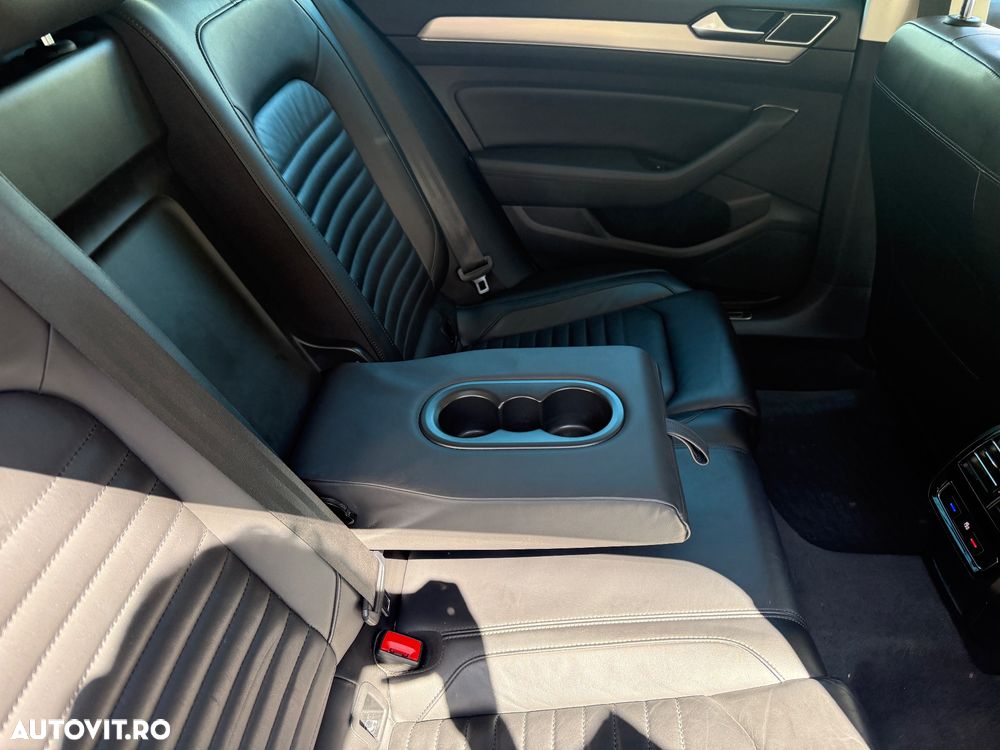 Volkswagen Passat 2.0 TDI DSG 4Motion R Executive - 12