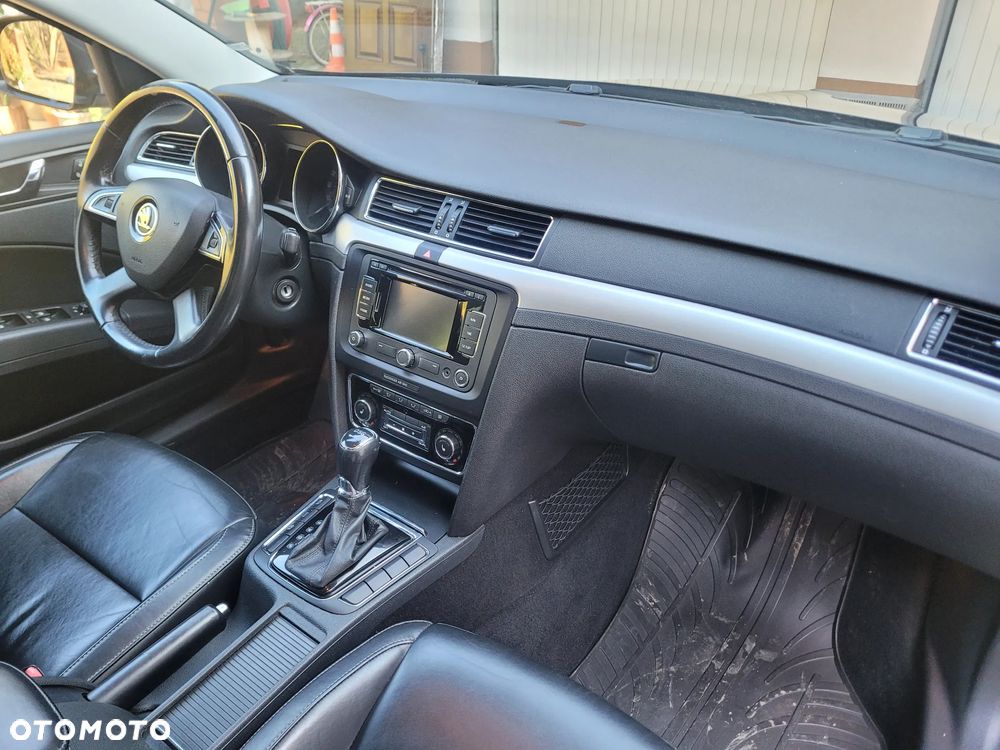 Skoda Superb 2.0 TDI Green tec DSG Elegance - 22