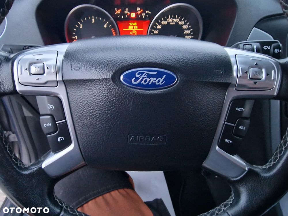 Ford Mondeo - 26