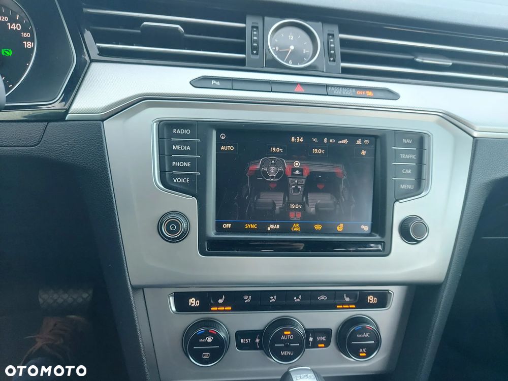 Volkswagen Passat - 10