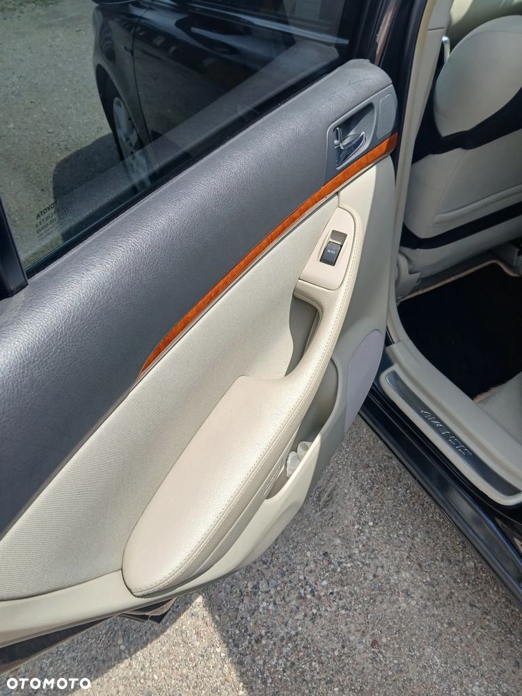 Toyota Avensis 1.8 VVT-i Sol - 14