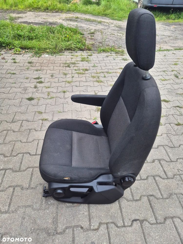 FOTEL LEWY KIEROWCY FORD TRANSIT MK8 14r. + - 2