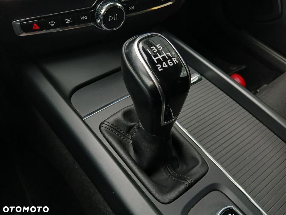 Volvo V60 D3 SCR Momentum - 15