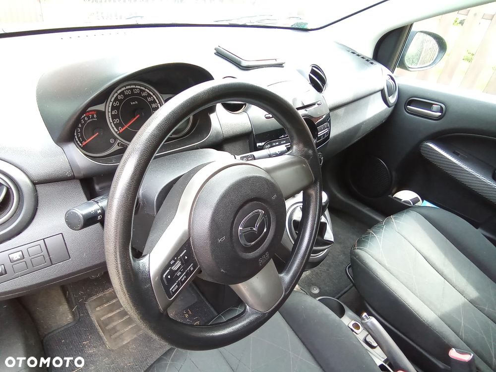 Mazda 2 - 4