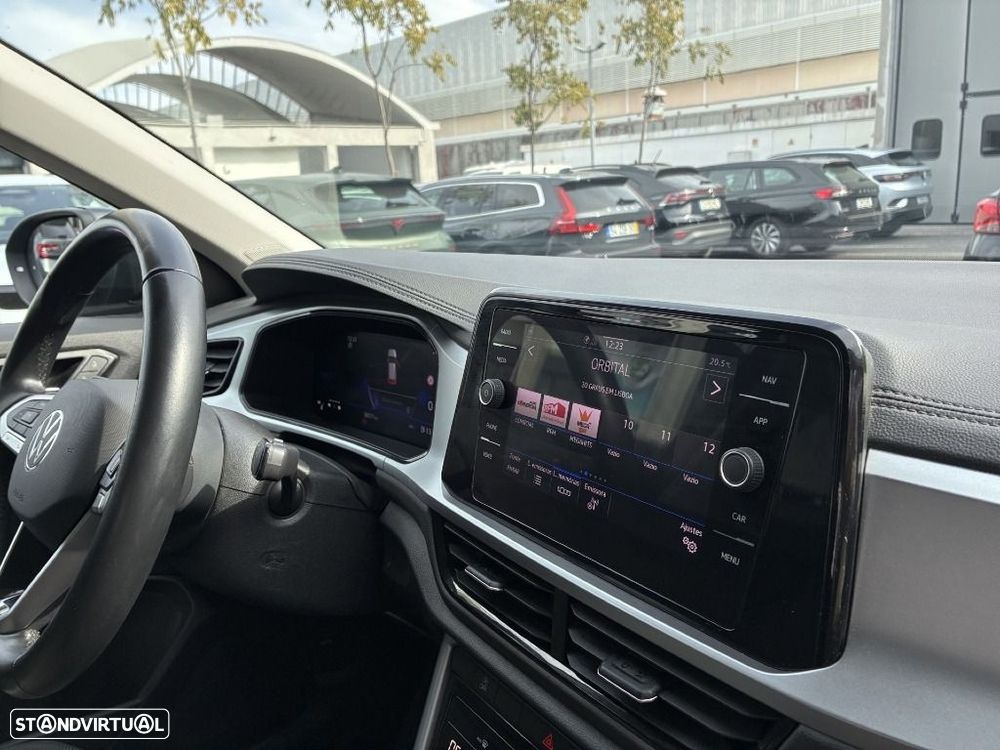 VW T-Roc - 13