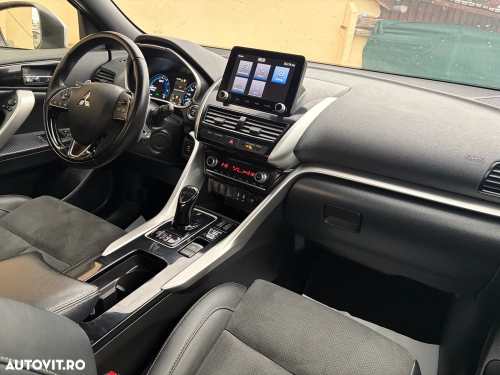 Mitsubishi Eclipse-Cross - 31