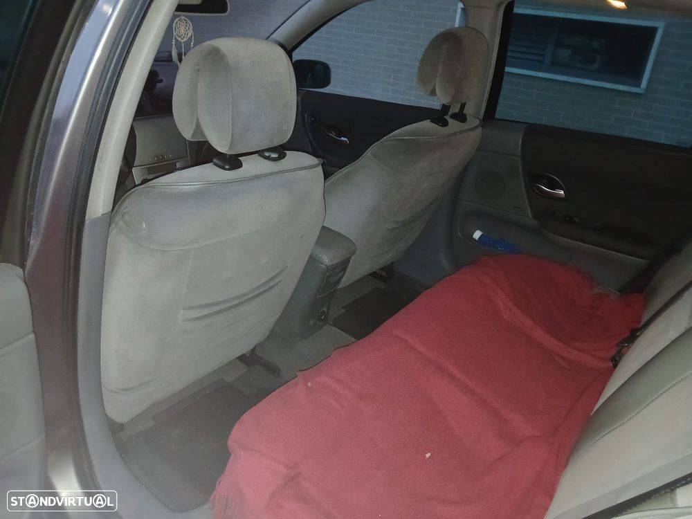 Renault Laguna Break 1.9 dCi Dynamique - 12