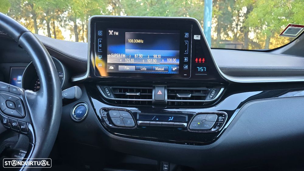 Toyota C-HR 1.8 HSD Exclusive+P.Luxury - 36