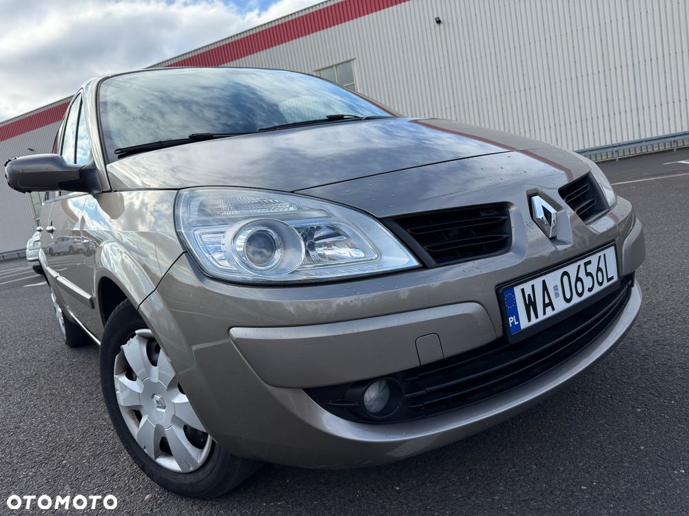 Renault Scenic 2.0 16V Privilege - 8