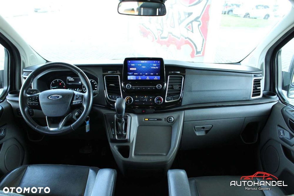 Ford Tourneo Custom - 11