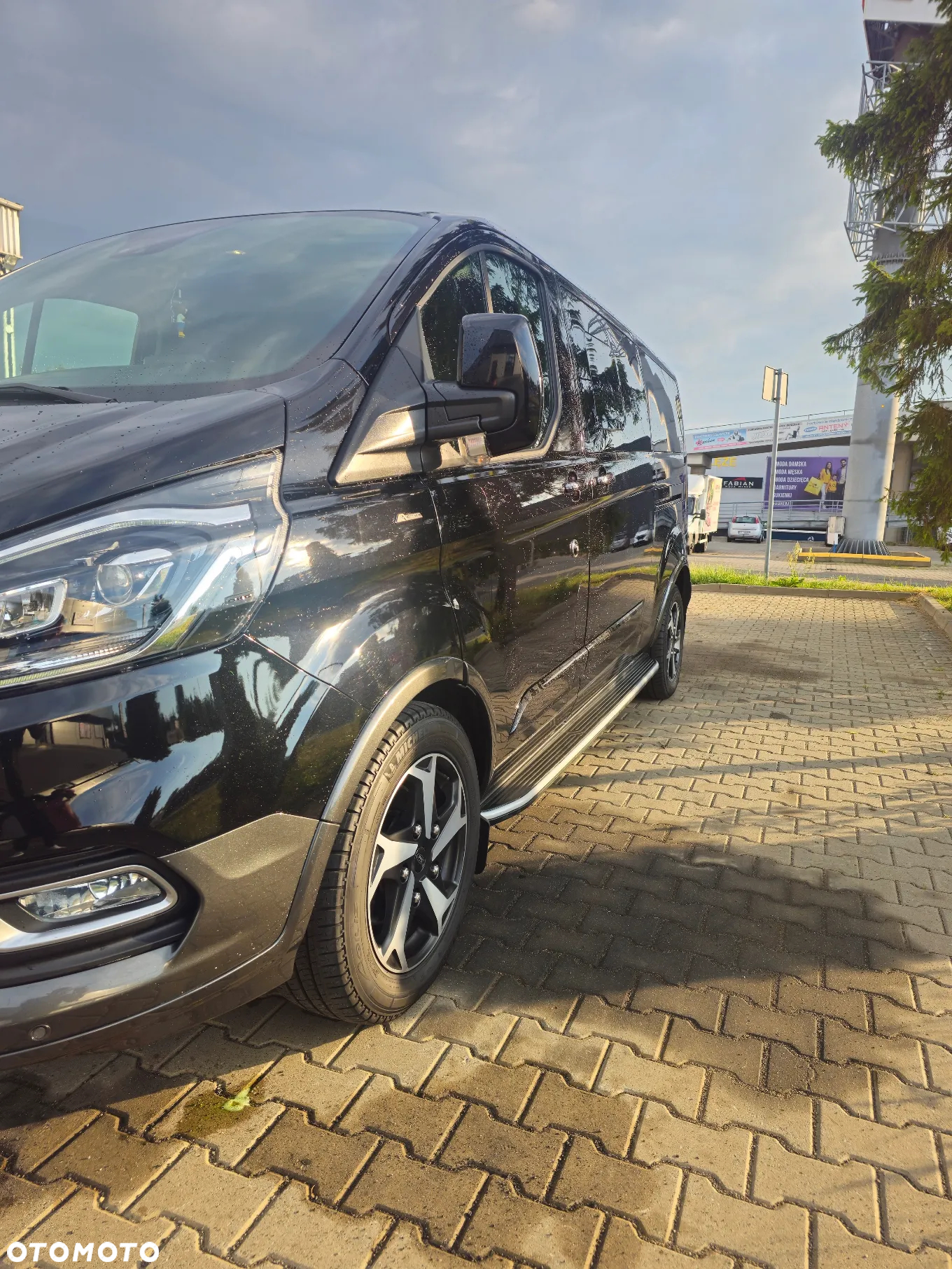 Ford Tourneo Custom 2.0 EcoBlue L2 Active SelectShift - 2