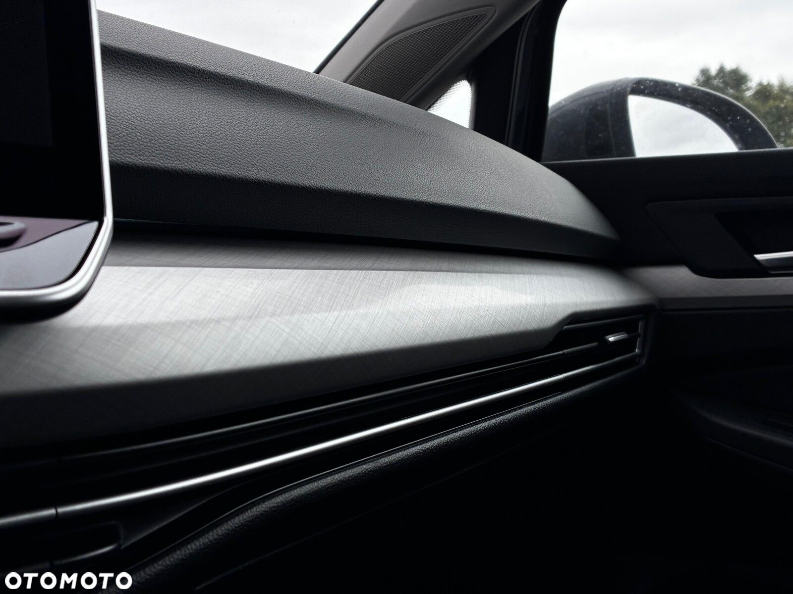 Volkswagen Golf - 22