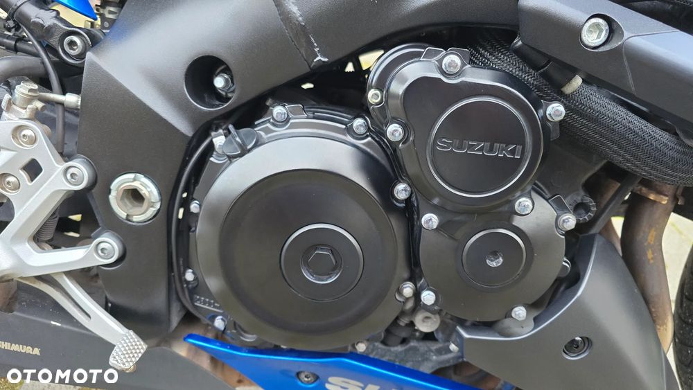 Suzuki GSX 1000 - 4